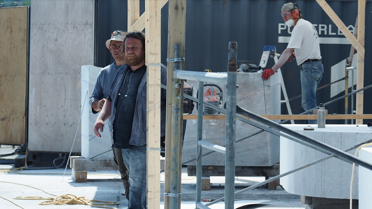 Les sculpteurs en pleine création à Beauce Art : L'International de la sculpture