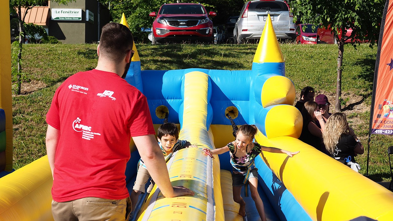 Le soleil et la population au rendez-vous pour le RibFest en Beauce