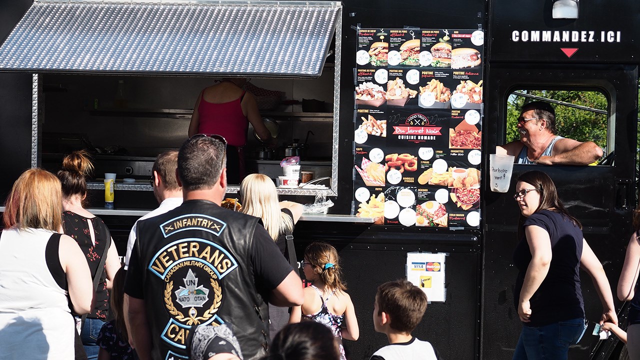 Le soleil et la population au rendez-vous pour le RibFest en Beauce