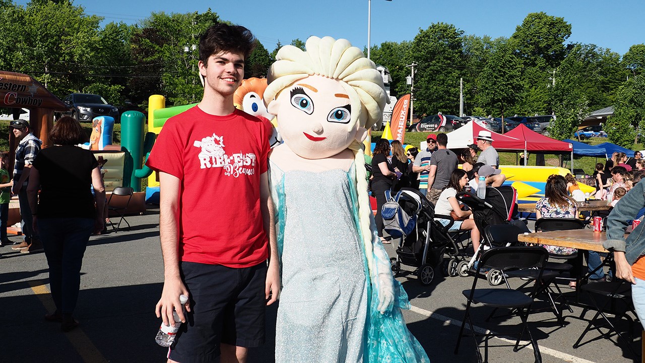 Le soleil et la population au rendez-vous pour le RibFest en Beauce