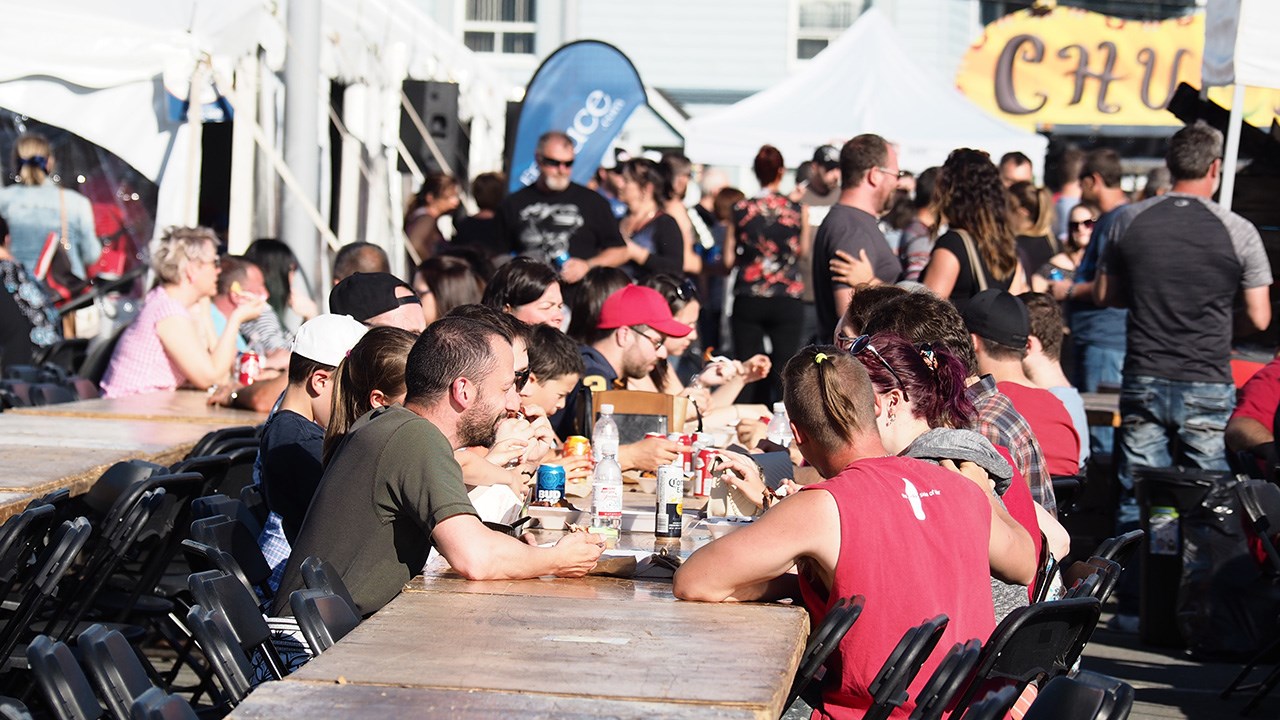 Le soleil et la population au rendez-vous pour le RibFest en Beauce