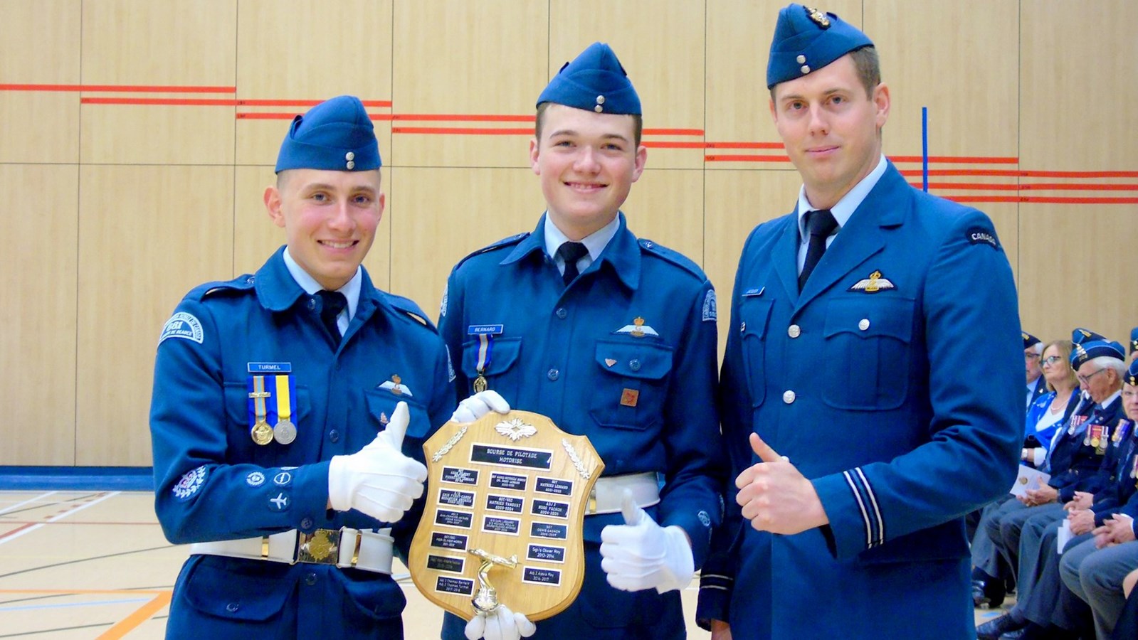 38e Revue annuelle des cadets de l’Escadron 881