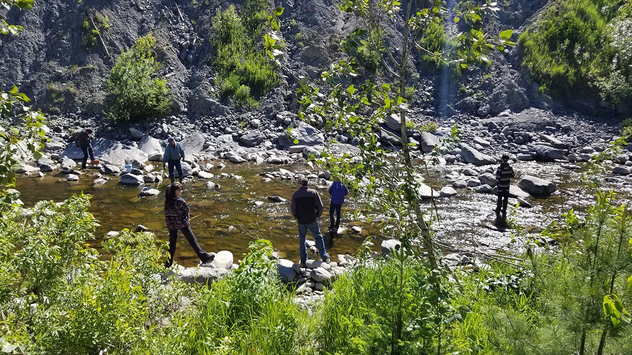 Des milliers de truites pour la Pêche en ville au Parc des Sept-Chutes