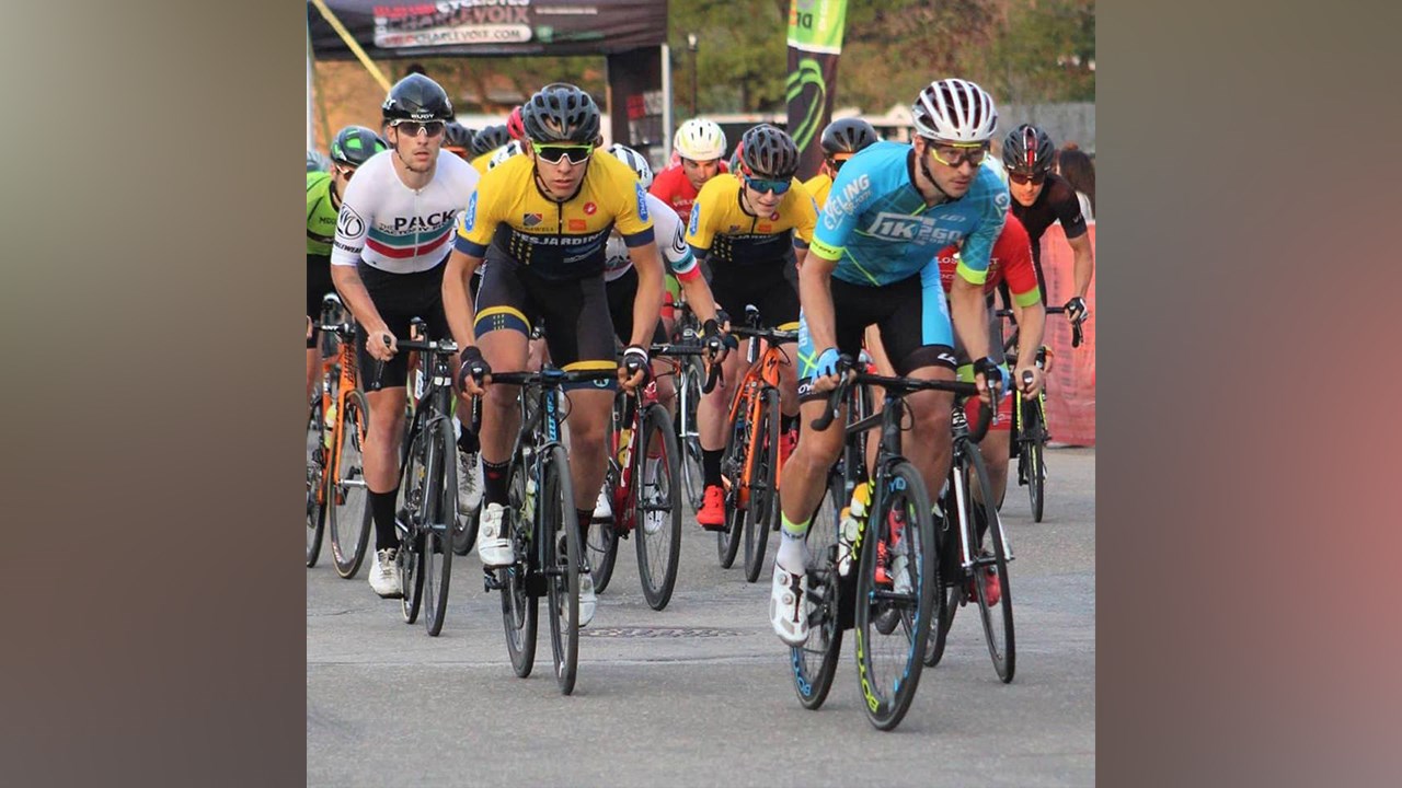 Le cycliste Guillaume Davidson en action.