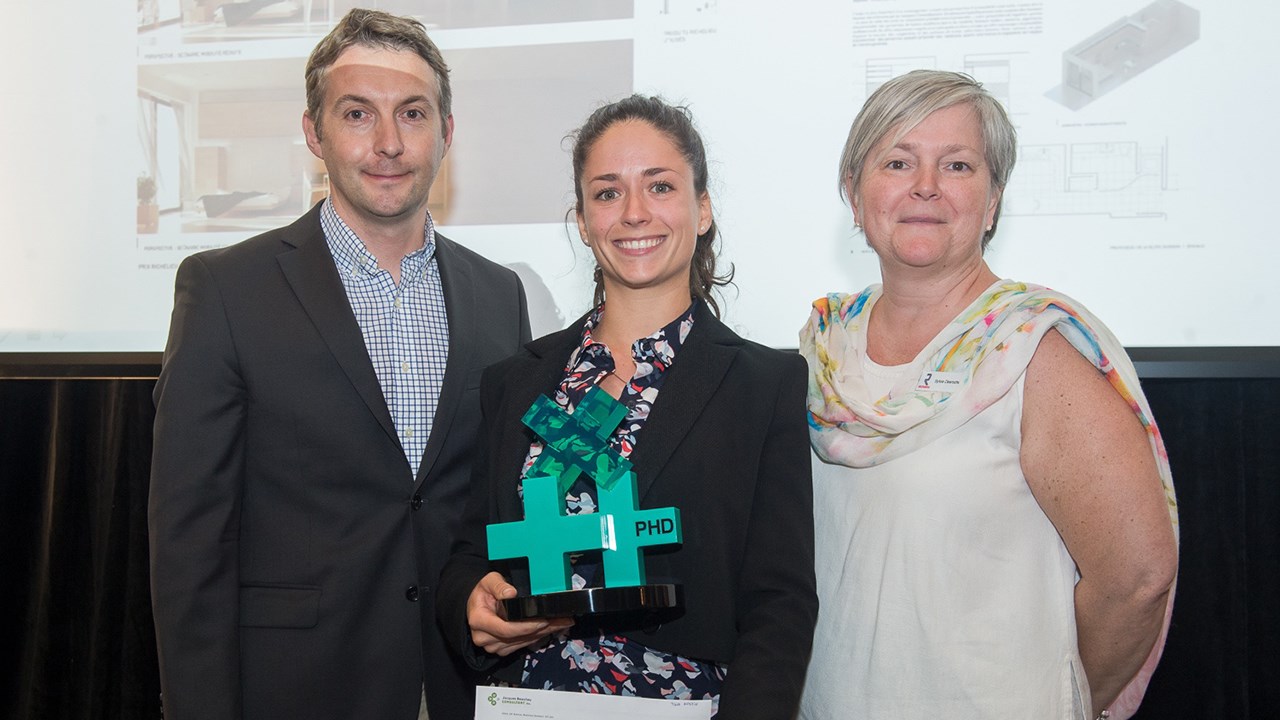 Une jeune Beauceronne gagne une bourse et un trophée en design
