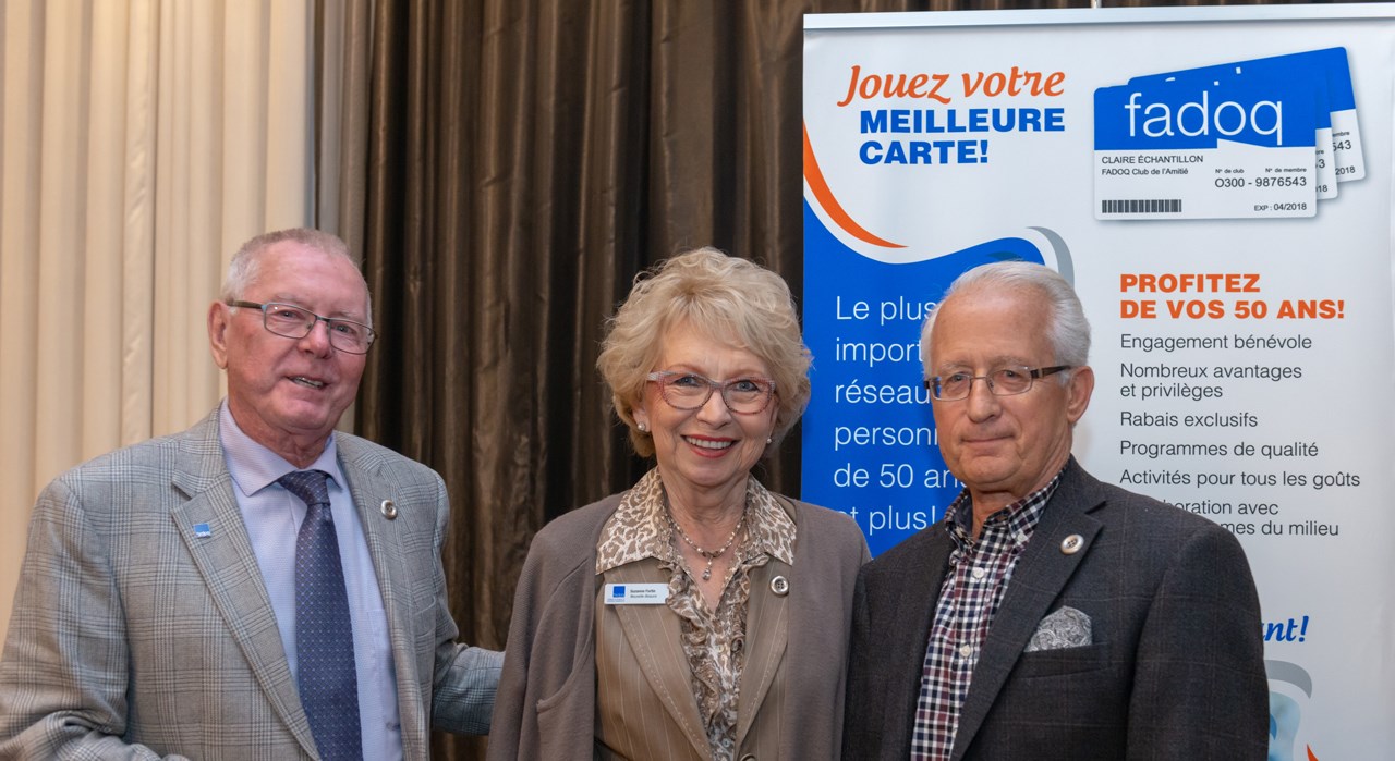 De gauche à droite, Rosaire Roy, président de la FADOQ des régions de Québec Chaudière-Appalaches, Suzanne Fortin, représentante secteur Nouvelle-Beauce et Benoit Turmel, président du Club.
