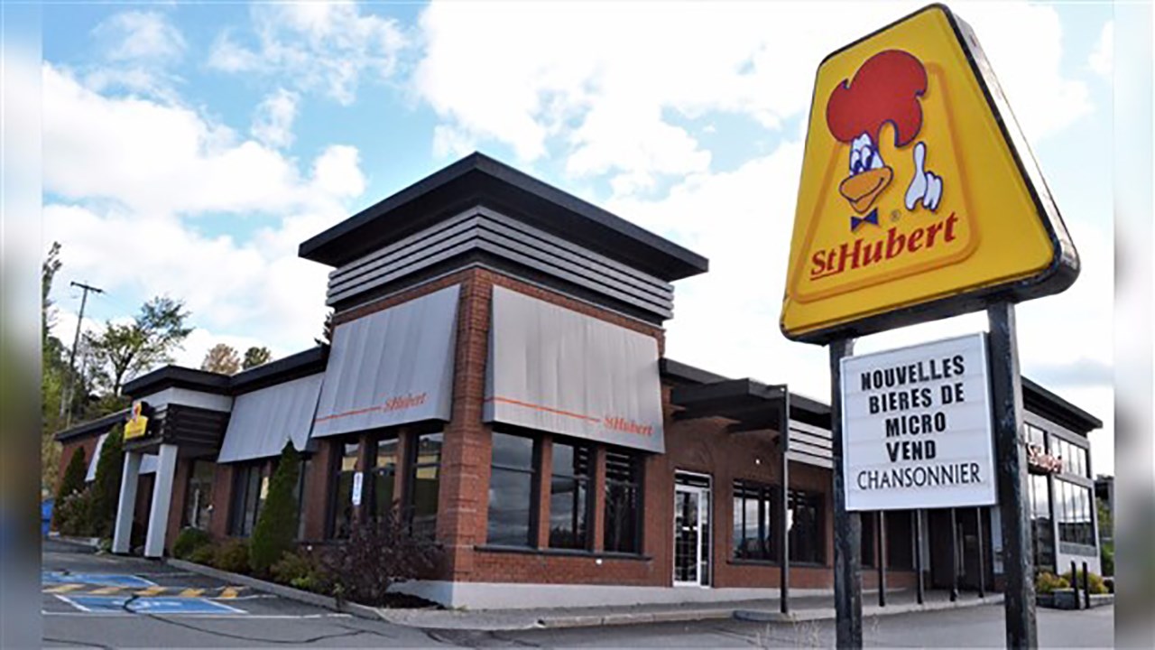 Élimination progressive des pailles en plastique chez St-Hubert