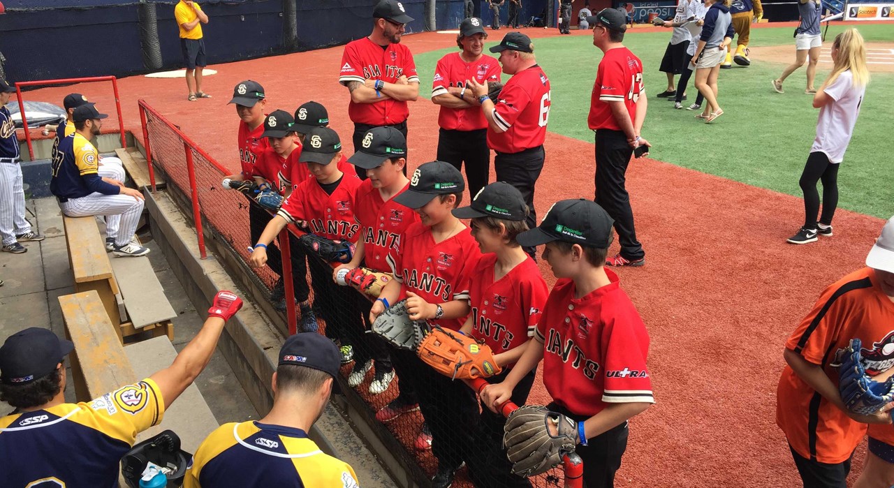 Les Giants Moustiques passent une journée avec les Capitales de Québec