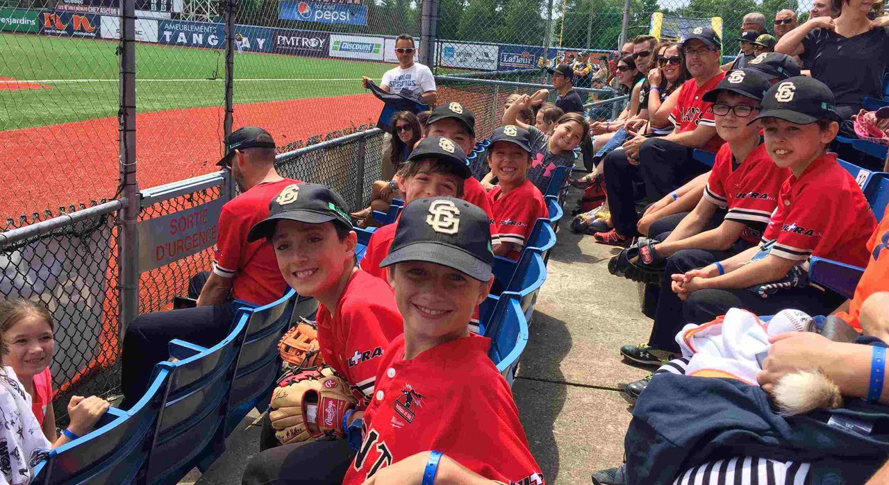 Les Giants Moustiques passent une journée avec les Capitales de Québec