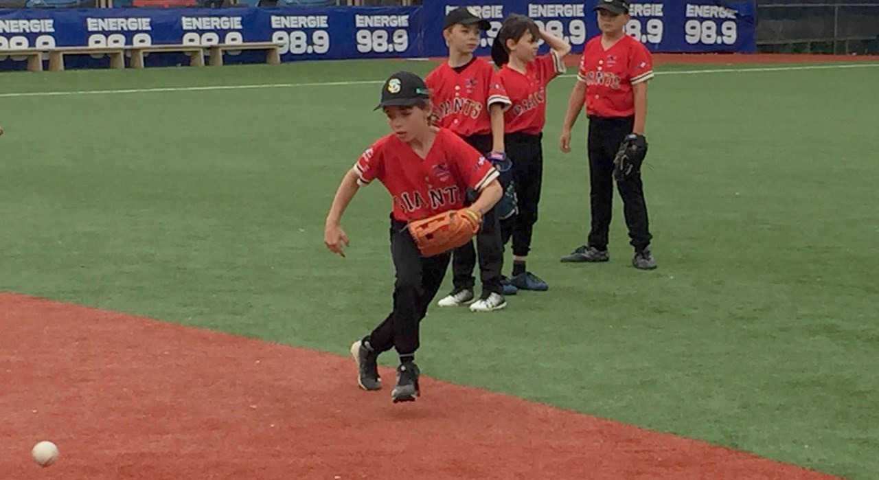 Les Giants Moustiques passent une journée avec les Capitales de Québec