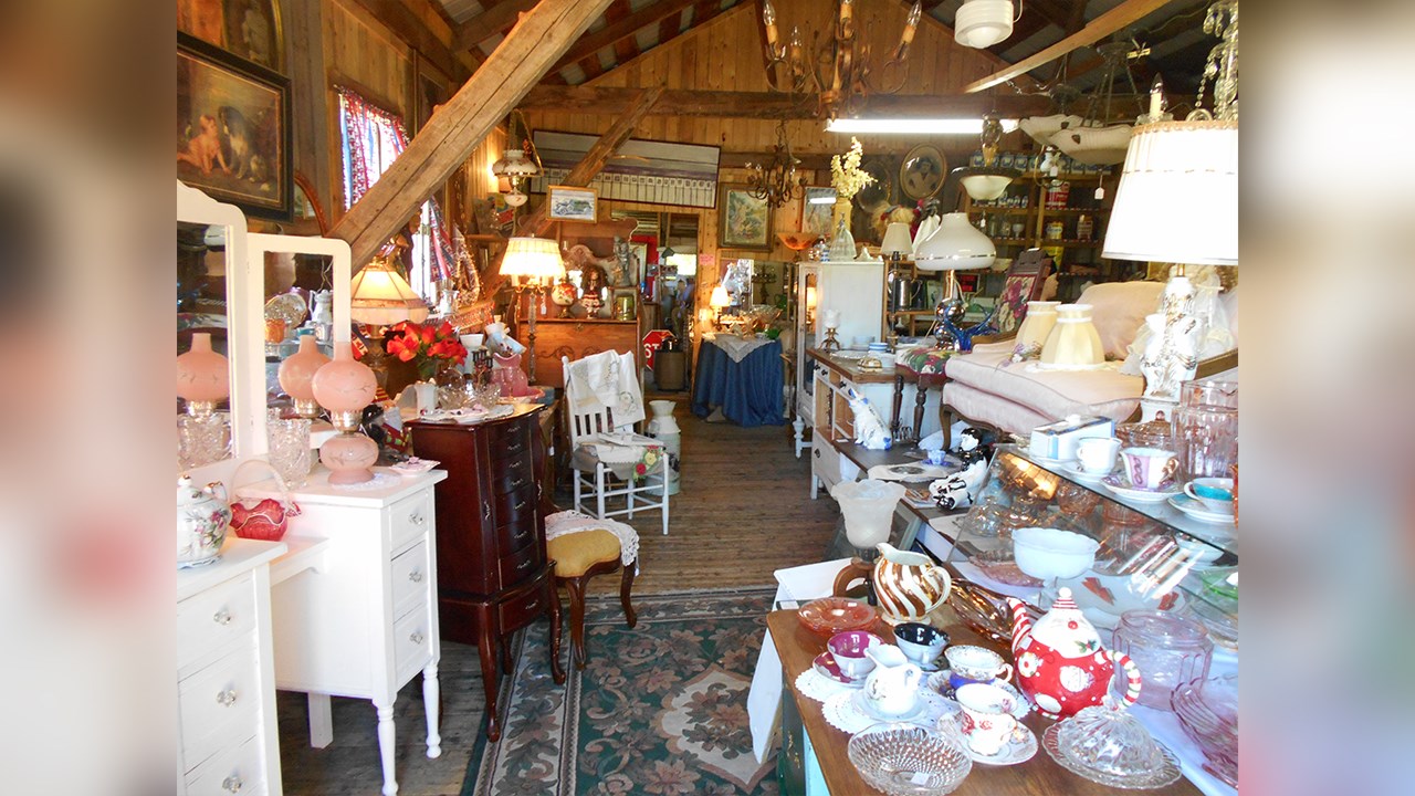 La surprenante boutique d'antiquités Au Vieux Hang'Art