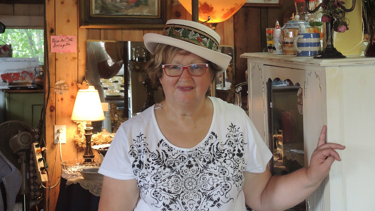 L'antiquaire Berthe Bisson.