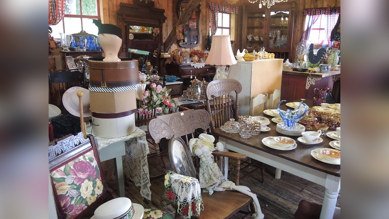 La surprenante boutique d'antiquités Au Vieux Hang'Art