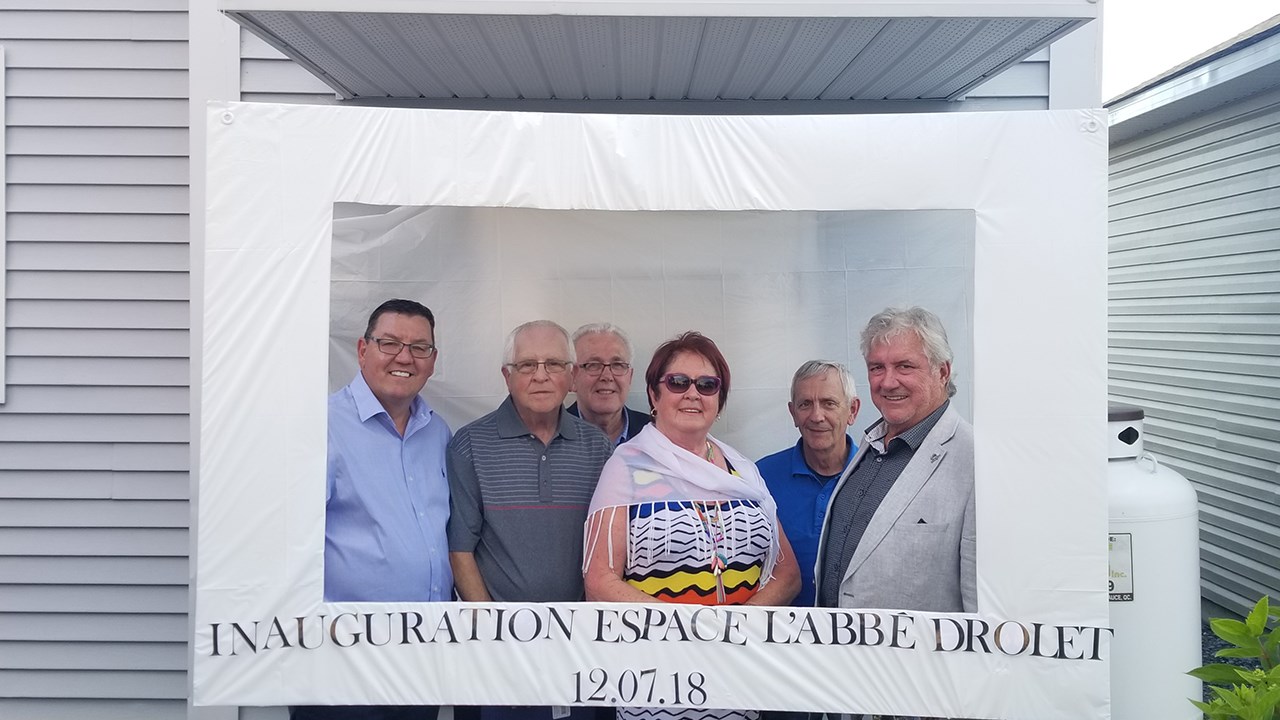 Pierre Lacombe, Claude Mathieu, Yves Rancourt, Jacynthe Poulin et Serge Thomassin.