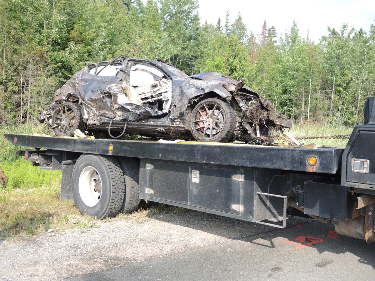 EN BREF | Une voiture démolie est retrouvée sur le bord de la route 73
