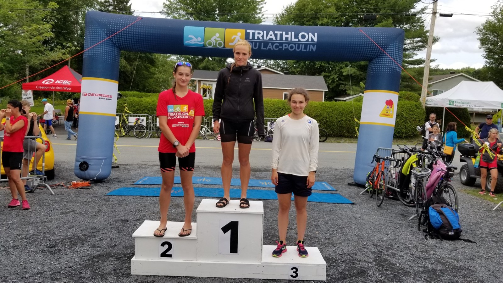 EN IMAGES | Des photos du Triathlon de Lac-Poulin