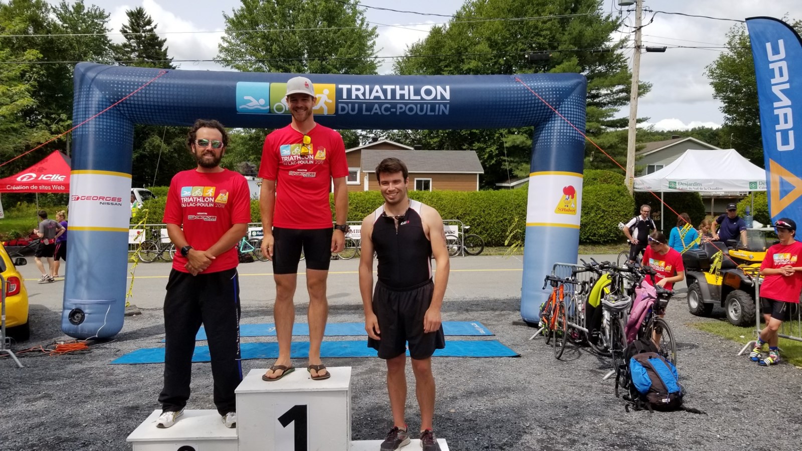 EN IMAGES | Des photos du Triathlon de Lac-Poulin