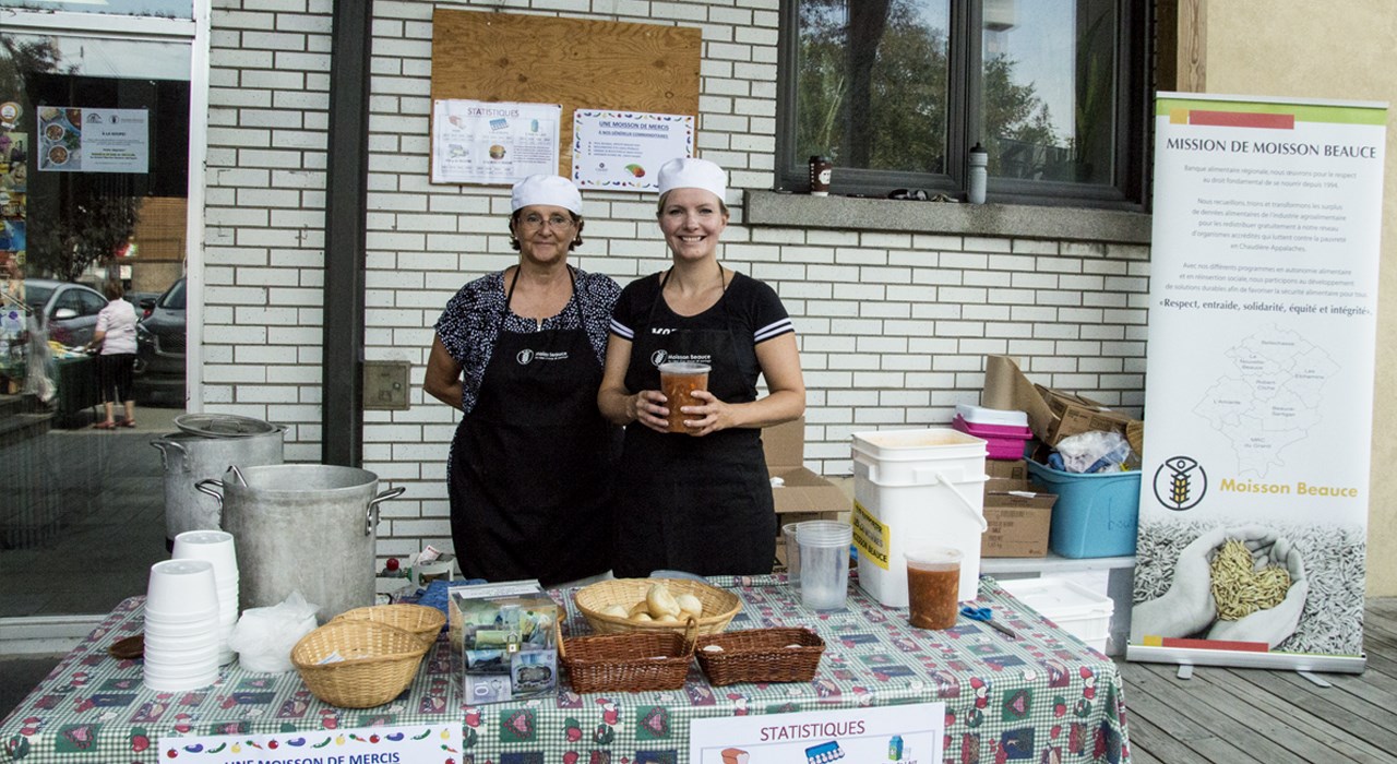 Une soupe populaire pour sensibiliser les gens à la pauvreté