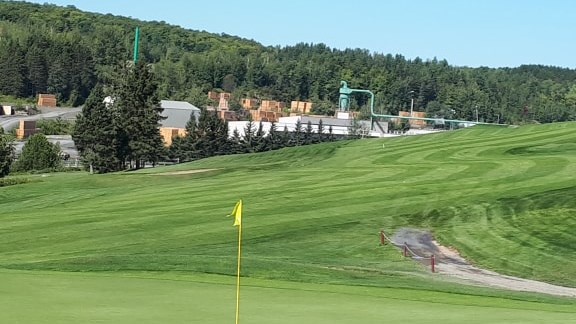 EN BREF | Le terrain du golf du Moulin est plus beau que jamais