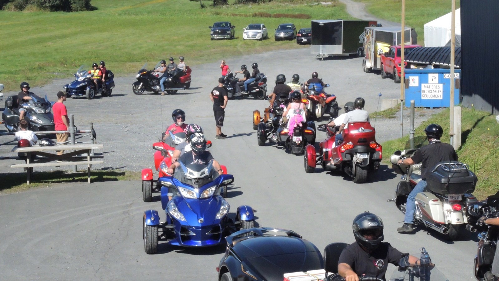 EN IMAGES : 150 motocyclistes se donnent rendez-vous pour le cancer du sein