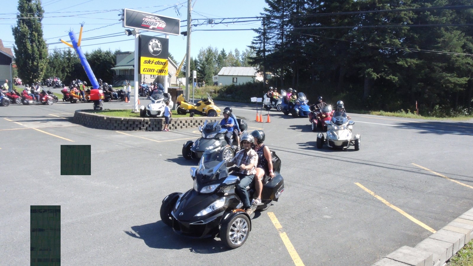 EN IMAGES : 150 motocyclistes se donnent rendez-vous pour le cancer du sein