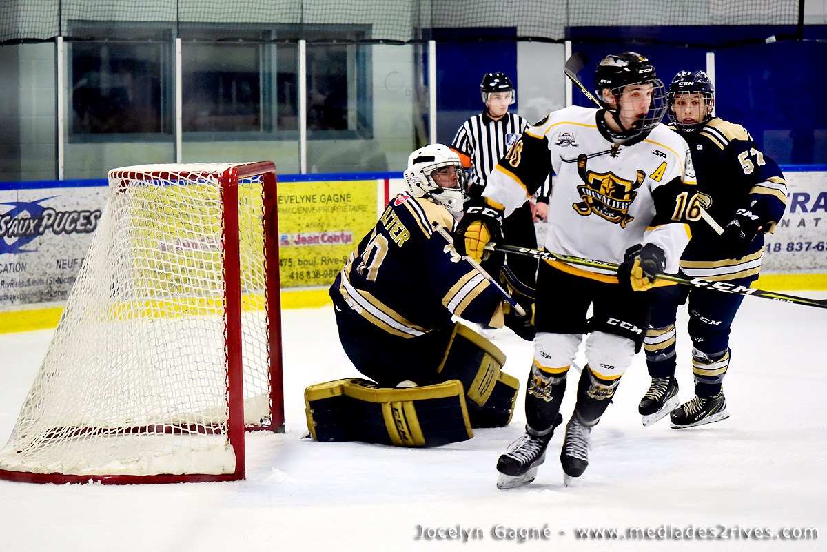 Match contre l'Albatros du Collège Notre-Dame de Rivière-du-Loup. Photo : Jocelyn Gagné