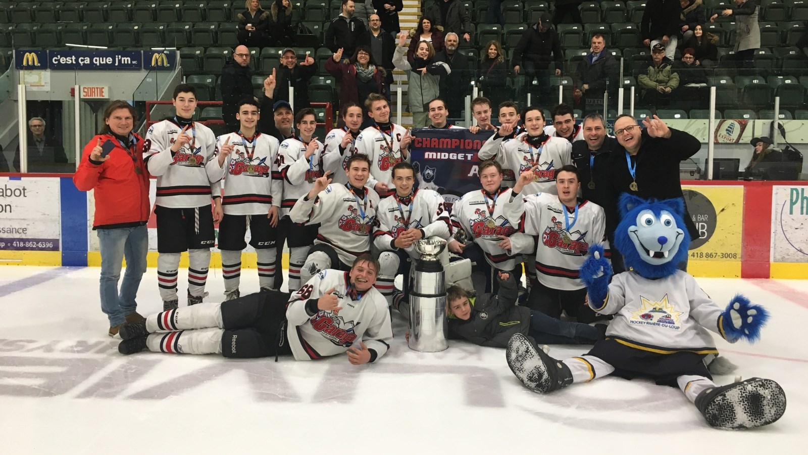 Le Midget A1 champion à Rivière-du-Loup