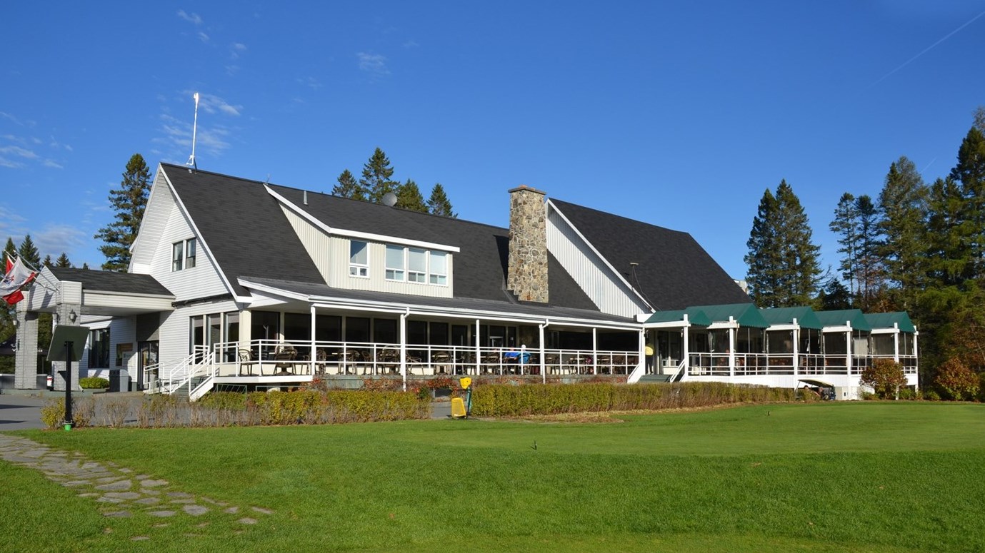 Le bâtiment du Club de golf de Saint-Georges est le plus important projet.