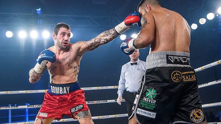 Hubert Poulin gagne son premier combat dans le circuit professionel