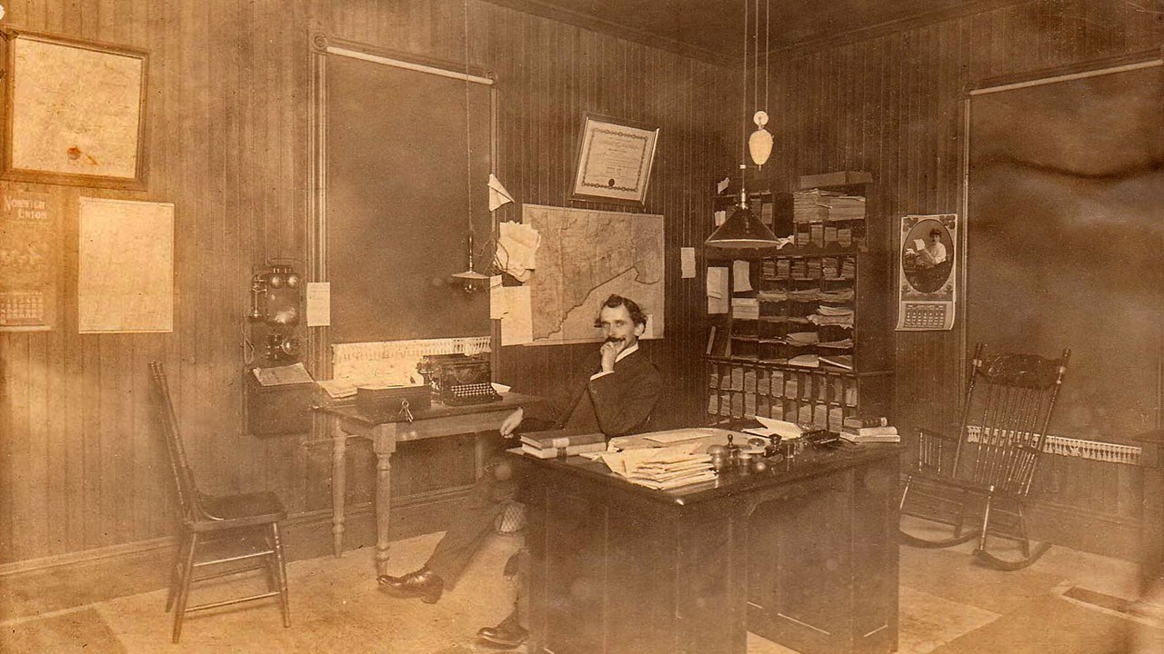 BUREAU ET RÉSIDENCE DU NOTAIRE JEAN LAVOIE EN 1908