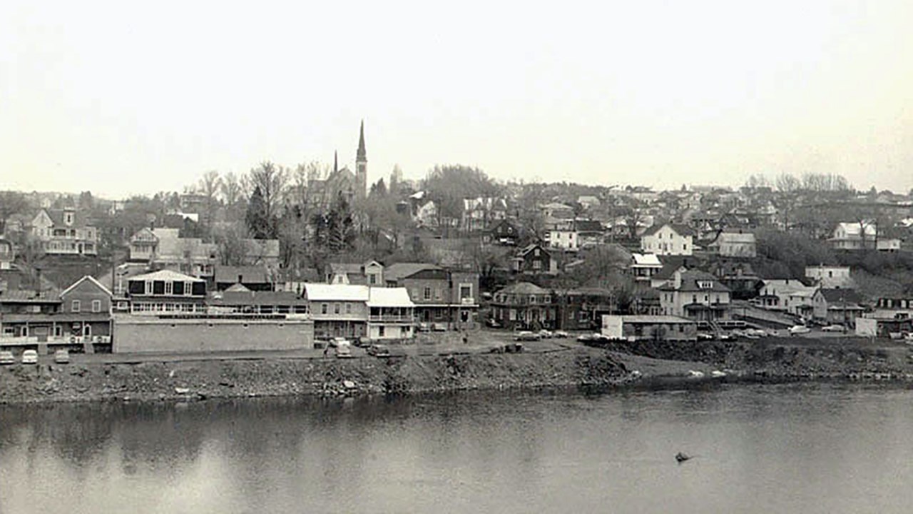 INCENDIE DÉVASTATEUR SUR LA PREMIÈRE AVENUE EN 1908