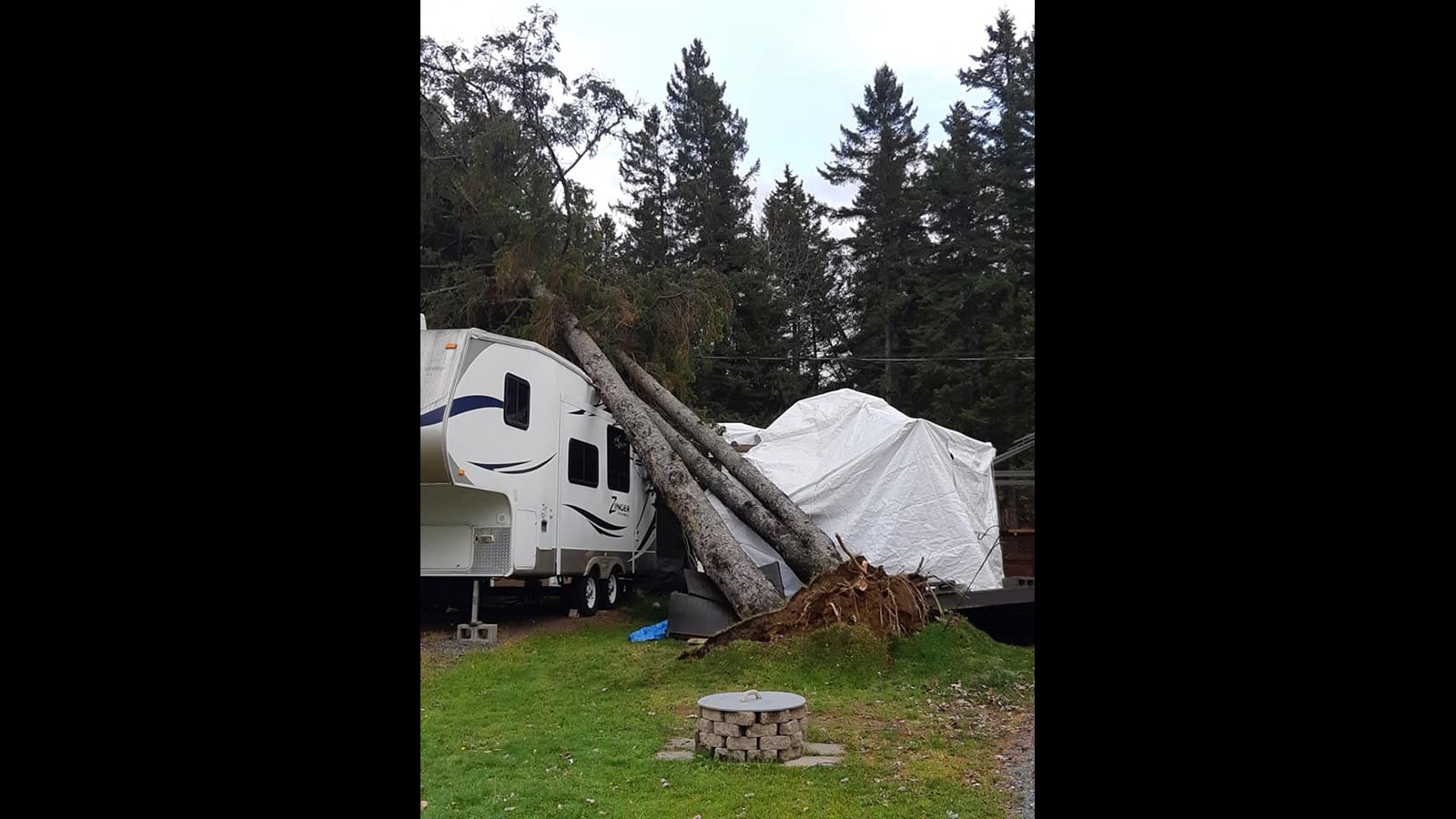 Photo-reportage : les dégats causés au camping La Roche D'or