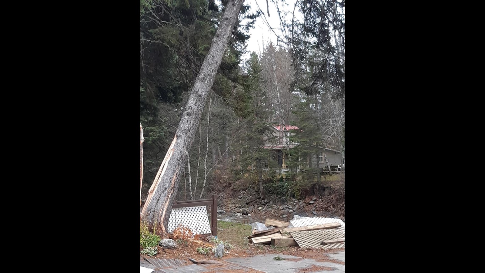 Photo-reportage : les dégats causés au camping La Roche D'or