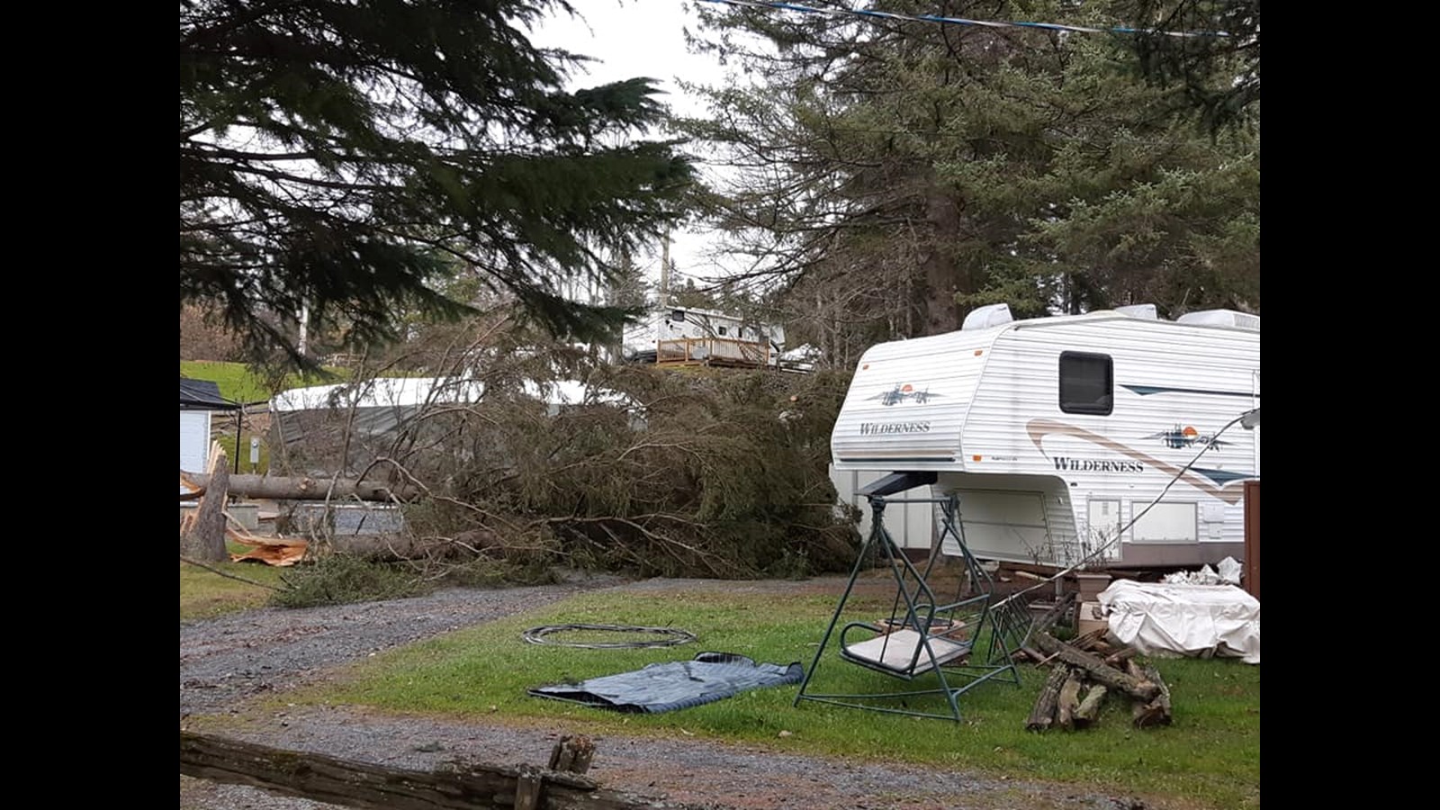 Photo-reportage : les dégats causés au camping La Roche D'or