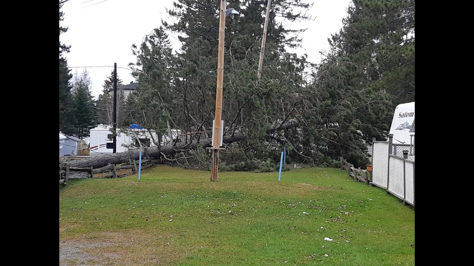 Photo-reportage : les dégats causés au camping La Roche D'or