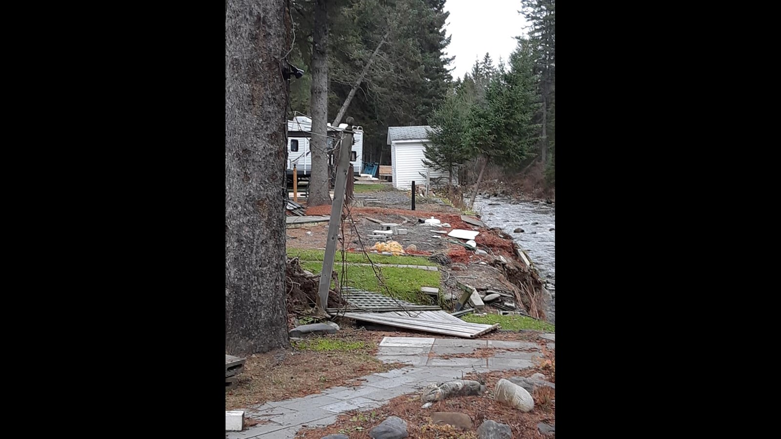 Photo-reportage : les dégats causés au camping La Roche D'or