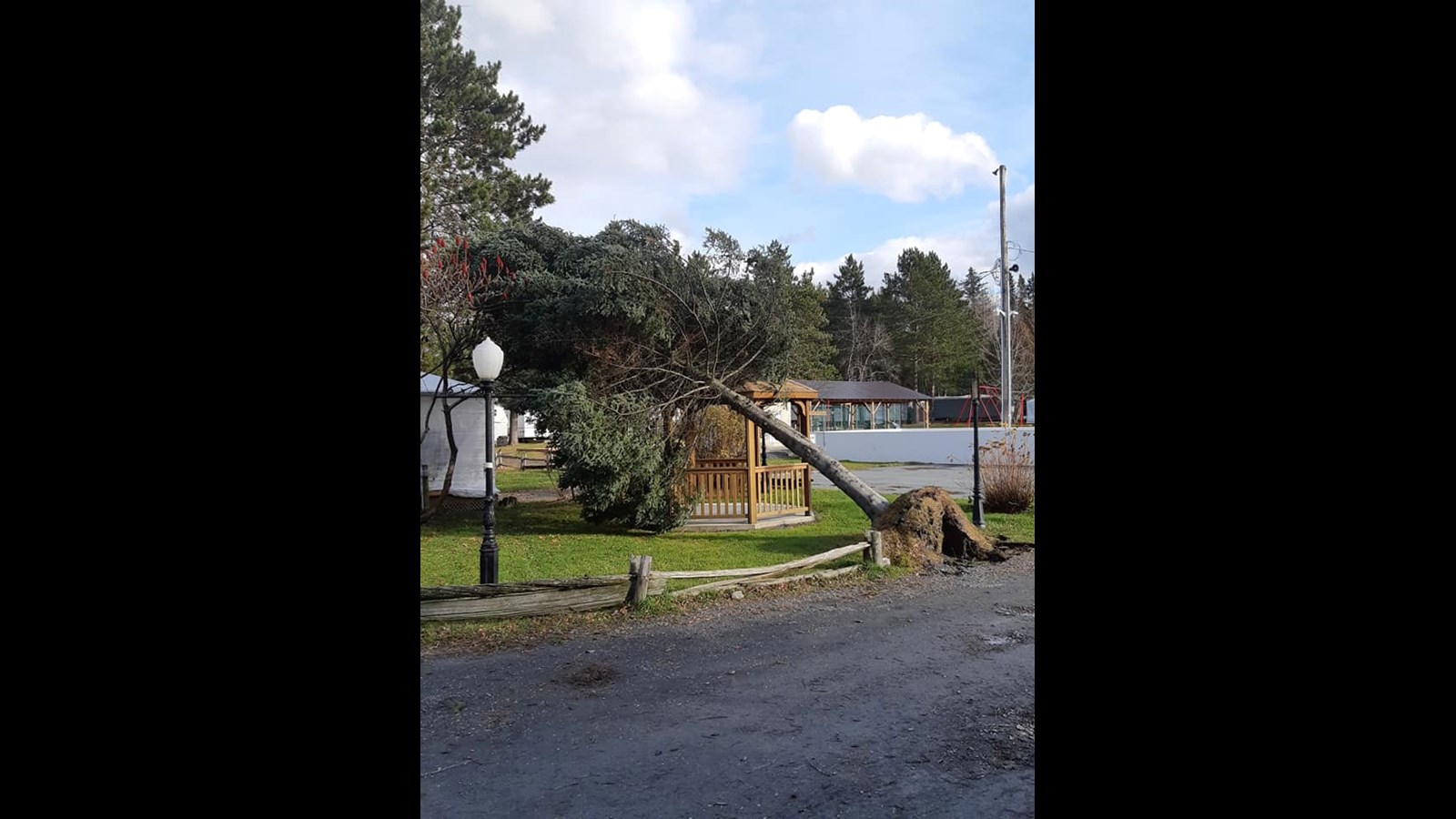 Photo-reportage : les dégats causés au camping La Roche D'or