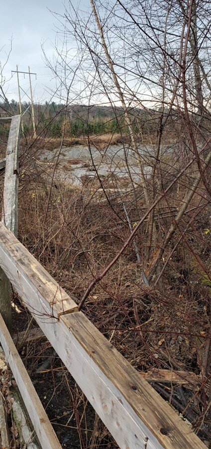 Photo-reportage : les dommages causés à la passerelle pour motoneiges