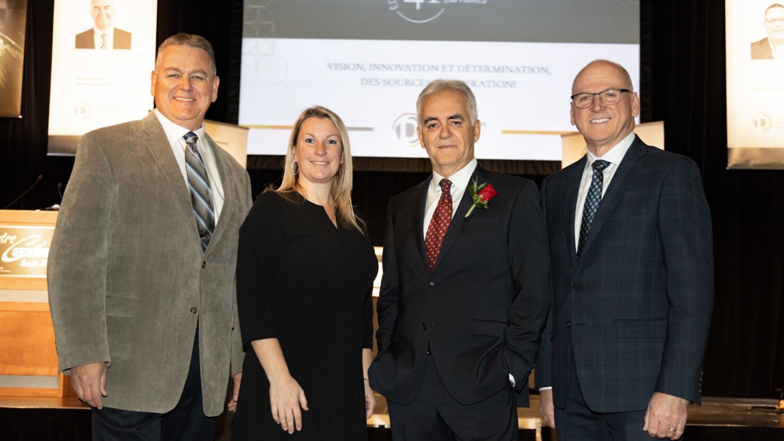 De gauche à droite : Nelson Grenier, Marlène Bisson, Mario Gosselin (récipiendaire) et Claude Drouin.