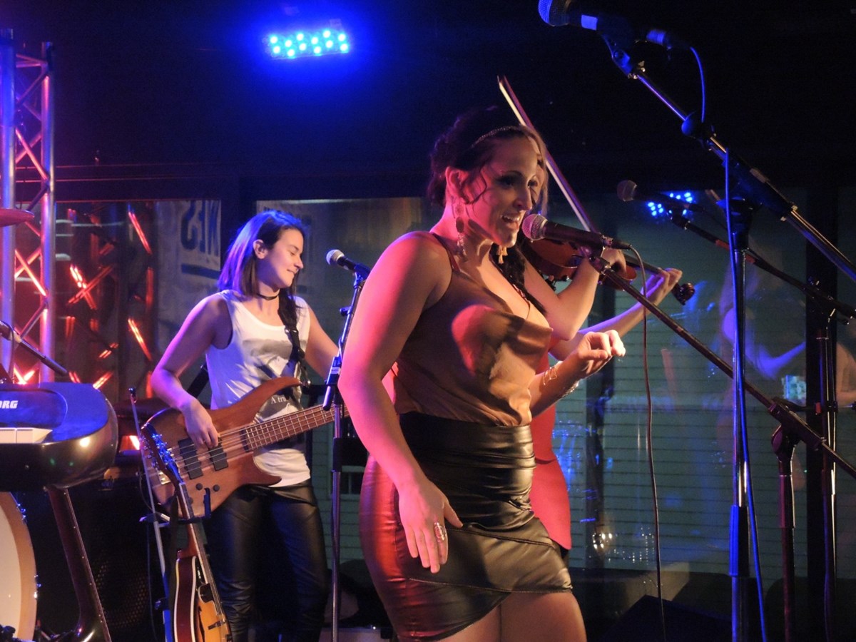 L'album « Adorable » des Ticky Jones  : du country, du rock et du bonheur