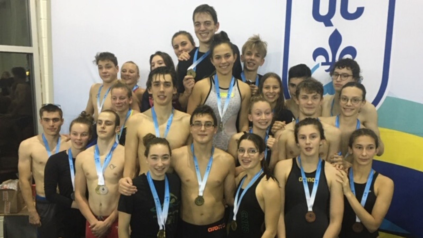 Le podium du relais 8 fois 50 mètres