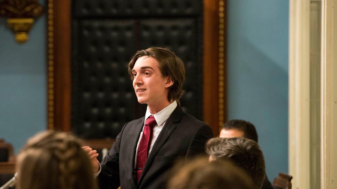 Étienne Gélinas se présentait comme porte-parole masculin de Québec solidaire.