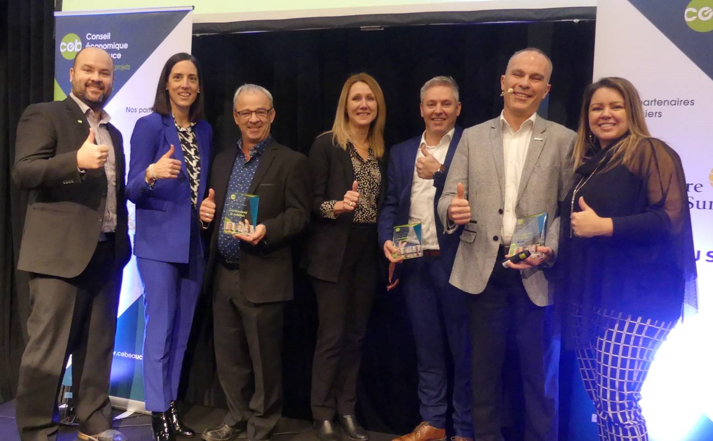 De gauche à droite, Luc Paquet, v-p du CEB, Me Catherine Leblanc (partenaire Bernier Beaudry), Jeannot Boutin, copropriétaire du Marché 7-23, Lisa Jolicoeur (partenaire Desjardins Entreprises), Carl Fortin, directeur général de Golf In, Sébastien Blouin, président de vHub et Hélène Latulippe, directrice générale du CEB.