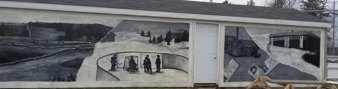 Projet Les Arts de la rue – présenté par Cogeco en 2018 : La Municipalité de Saint-Benoît-Labre a dévoilé une fresque historique réalisée sur le mur extérieur de l’abri des joueurs la patinoire. La fresque de 29 pieds de largeur par 7.5 pieds de hauteur est l'œuvre de Mme Peggy Vignola aidée de quinze participants de divers groupes d’âges.