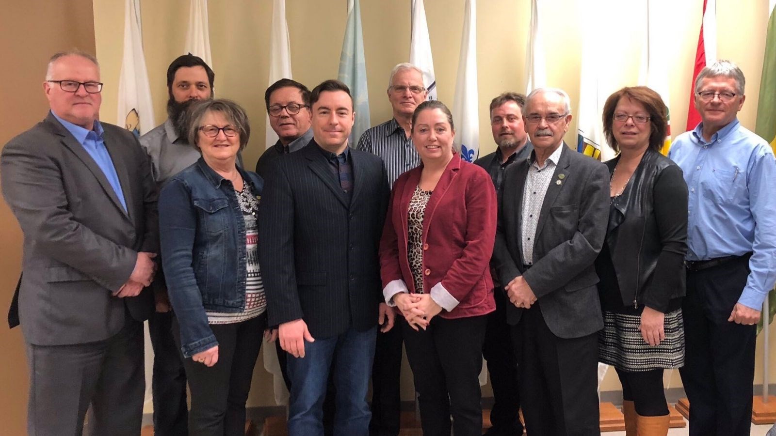 Les maires de la MRC Robert-Cliche avec Vicki-May Hamm, alors présidente de la FCM, lors de son passage en Beauce au printemps dernier.