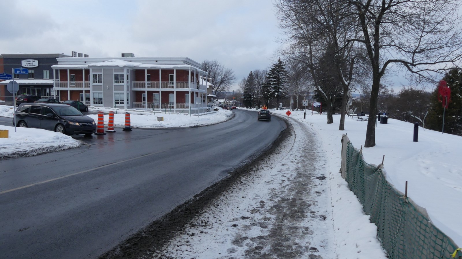 La 1re Avenue restera fermée une bonne partie de la journée. 