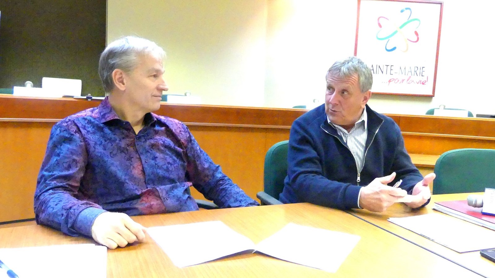 Le directeur général de la Ville de Saint-Marie, Jacques Boutin, et le maire Vachon ont présenté le budget 2020 aux représentants des médias.