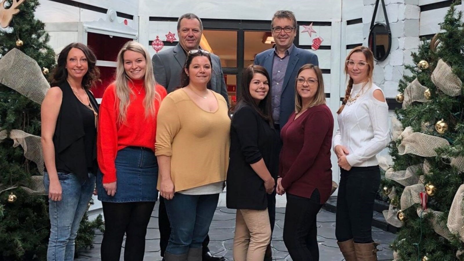 Lors de l'annonce de l'événement 2019, de gauche à droite : Yvan Fecteau (Carrefour Saint-Georges), Mario Rodrigue (Pomerleau), Élizabeth Lachance (BID Group technologies LTD, division Comact), Camille Mathieu (Beaubois), Audrey Dupuis (Maison de la famille), Roxanne Quirion (Association des familles monoparentales et recomposées La Chaudière) Chantale Simard (Le Berceau) Chloé Bergevin (Havre l’Éclaircie). Absents sur la photo : Marie-Ève Roy (Boa-Franc), René Bilodeau (Librairie Sélect), Francine Bureau (Place Bureau) et France Dallaire (Conception Para-Graphe).