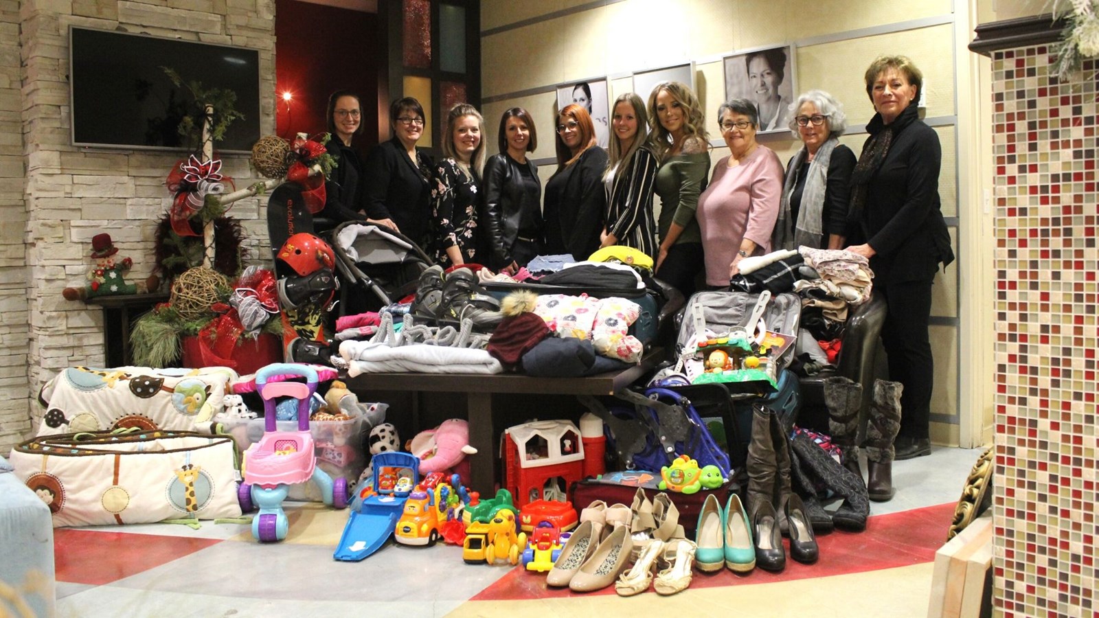 Anne-Marie Poulin, Marie-Claude Beaudoin, Karine Méthot, Nathalie Bolduc, Joanie Boucher, Laura Roy, Johanie Toulouse, Madelaine Bégin, Paule Valentine et Louise-Andrée Doyon.