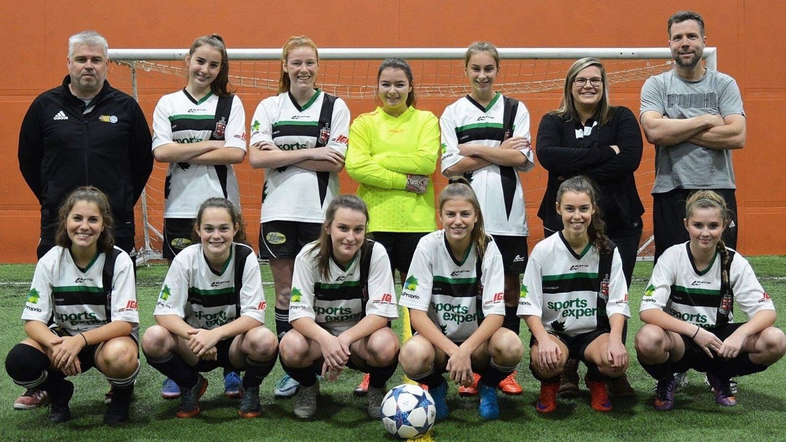 L'équipe Ascalon U17F-A d1. Absentes de la photo : Marianne Smith et Catherine Fortin.
